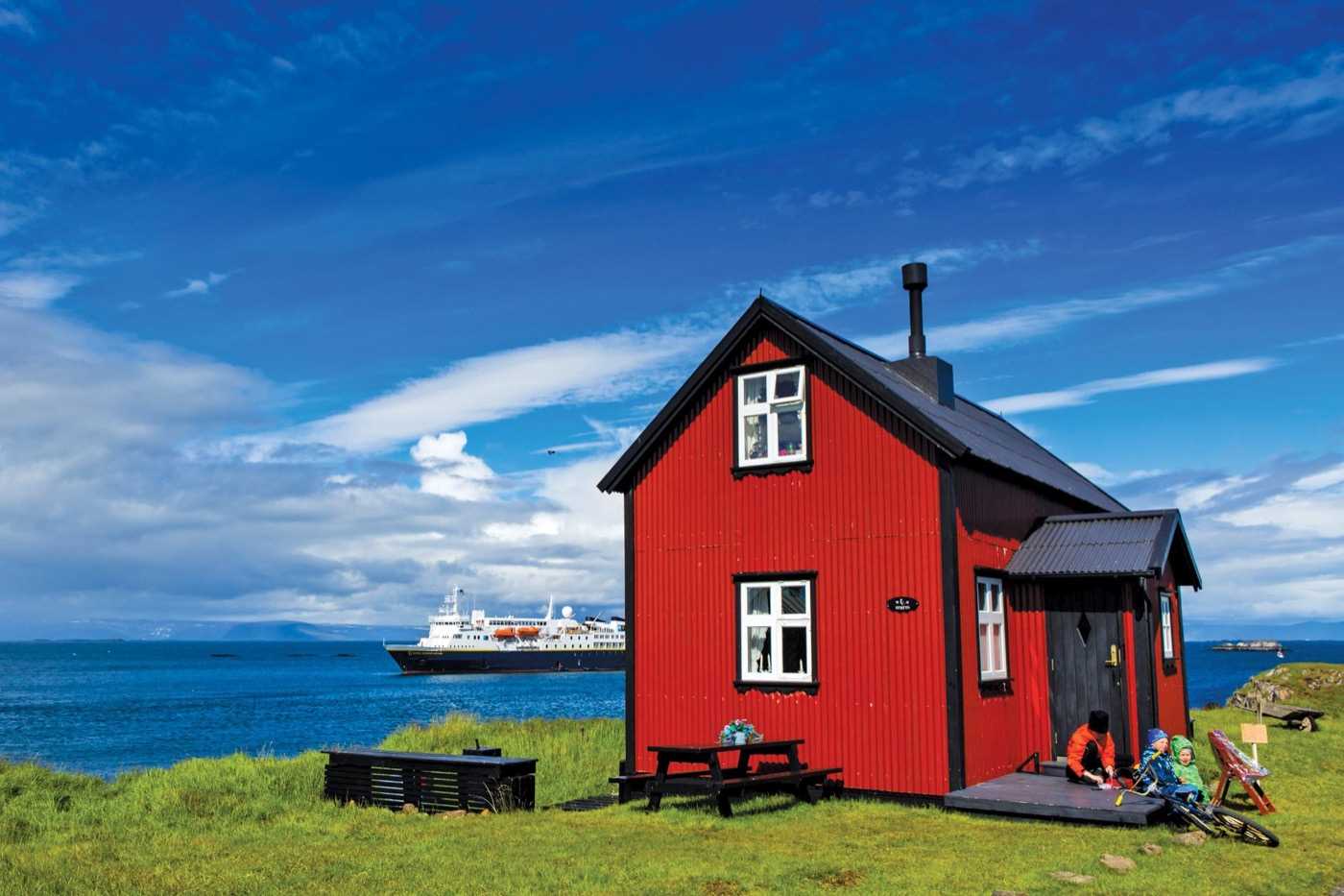 icelandic-house.jpg